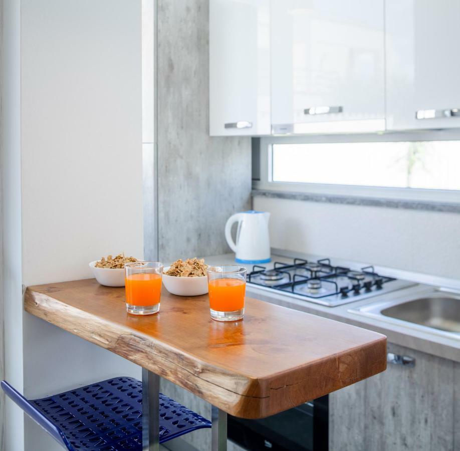 Arricampati Apartments Villa & Bringo Car Rental 카리니 외부 사진